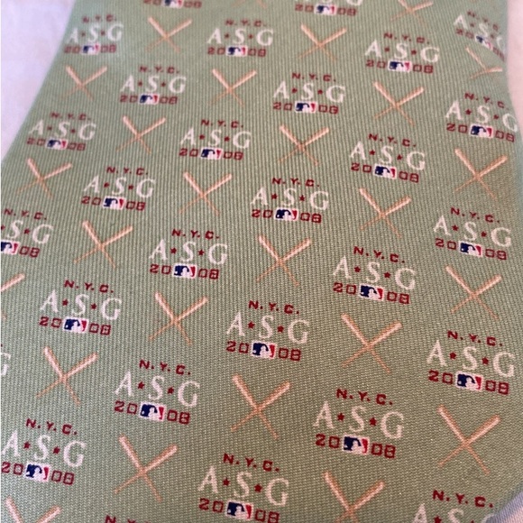 Vineyard Vines Green 2008 NYC All Star Game ASG Tie NWT - Picture 5 of 5